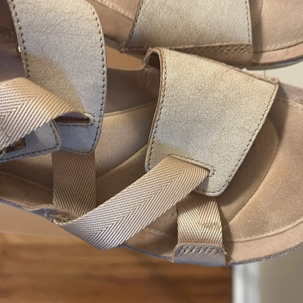 Clarks elegant beige